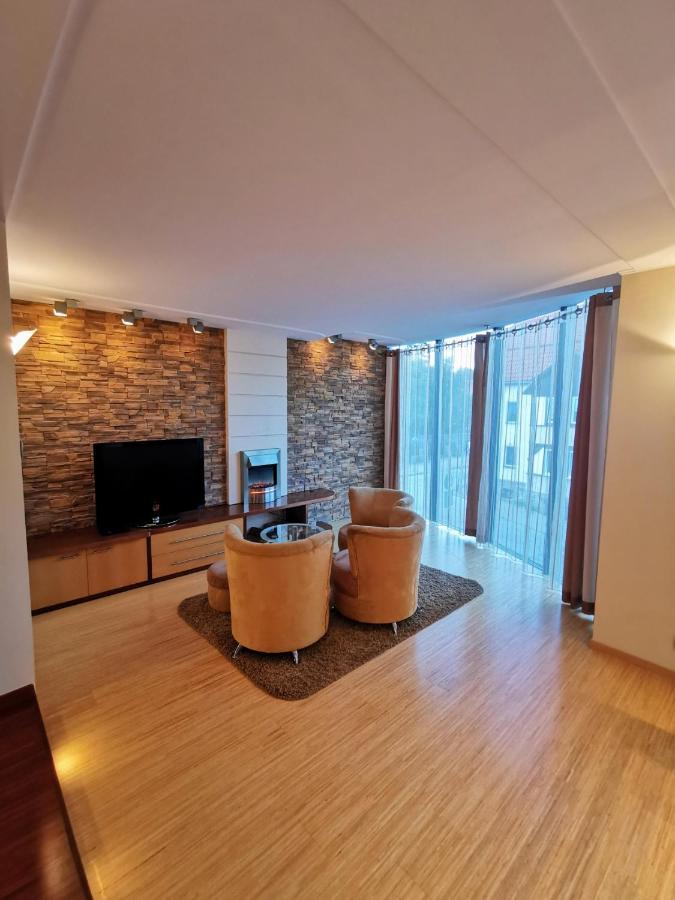 Uroczy Apartament Przy Deptaku Z Parkingiem. 波兰尼卡-兹德鲁伊 外观 照片