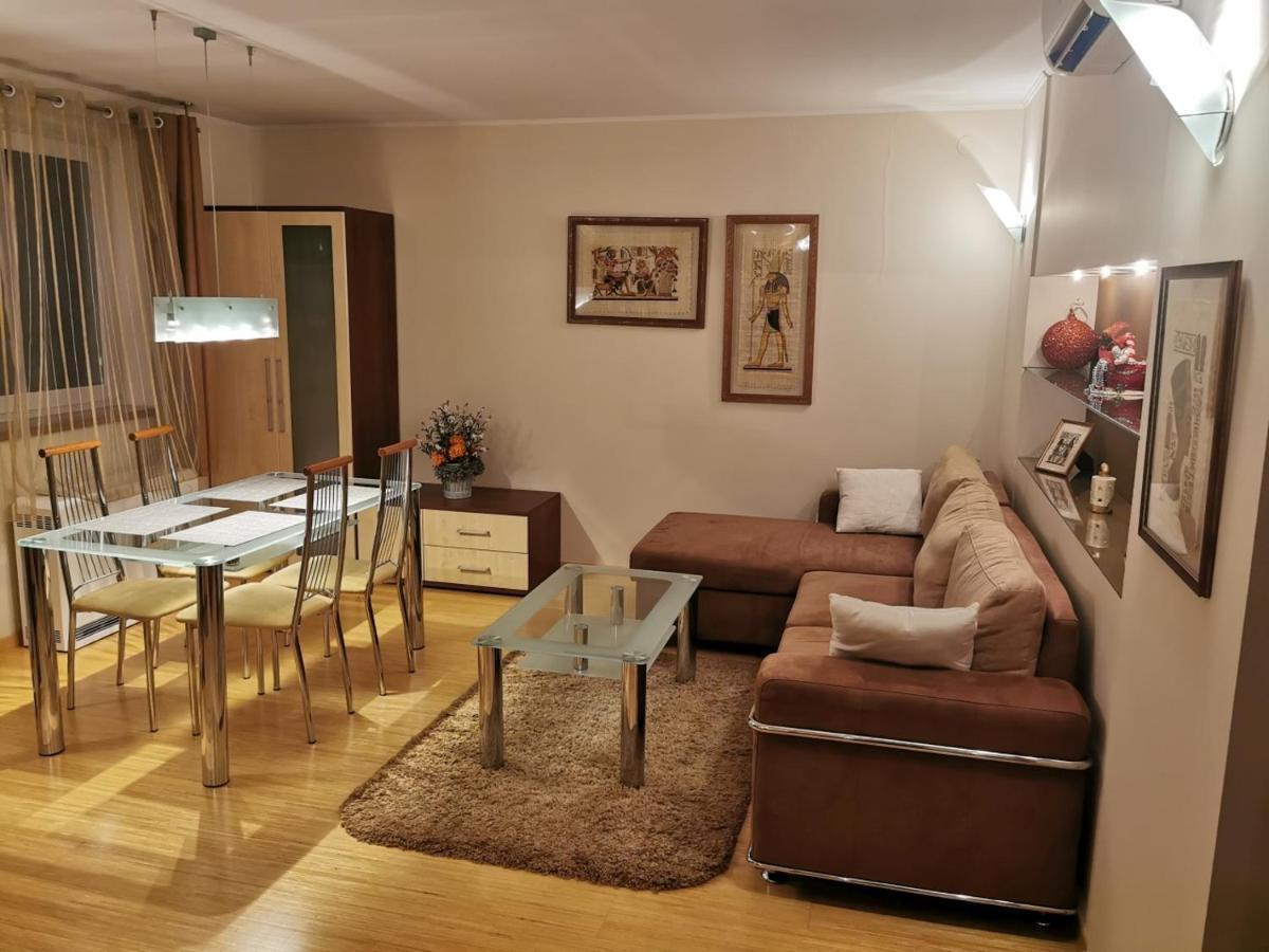 Uroczy Apartament Przy Deptaku Z Parkingiem. 波兰尼卡-兹德鲁伊 外观 照片