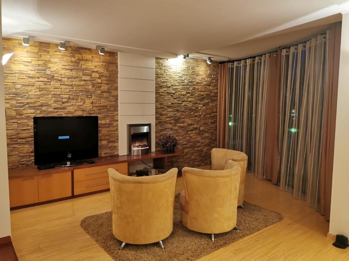 Uroczy Apartament Przy Deptaku Z Parkingiem. 波兰尼卡-兹德鲁伊 外观 照片