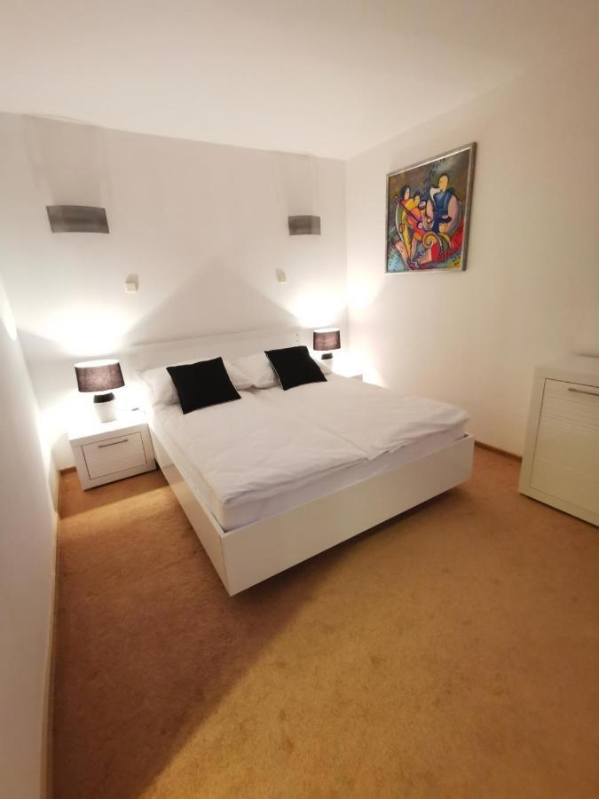 Uroczy Apartament Przy Deptaku Z Parkingiem. 波兰尼卡-兹德鲁伊 外观 照片