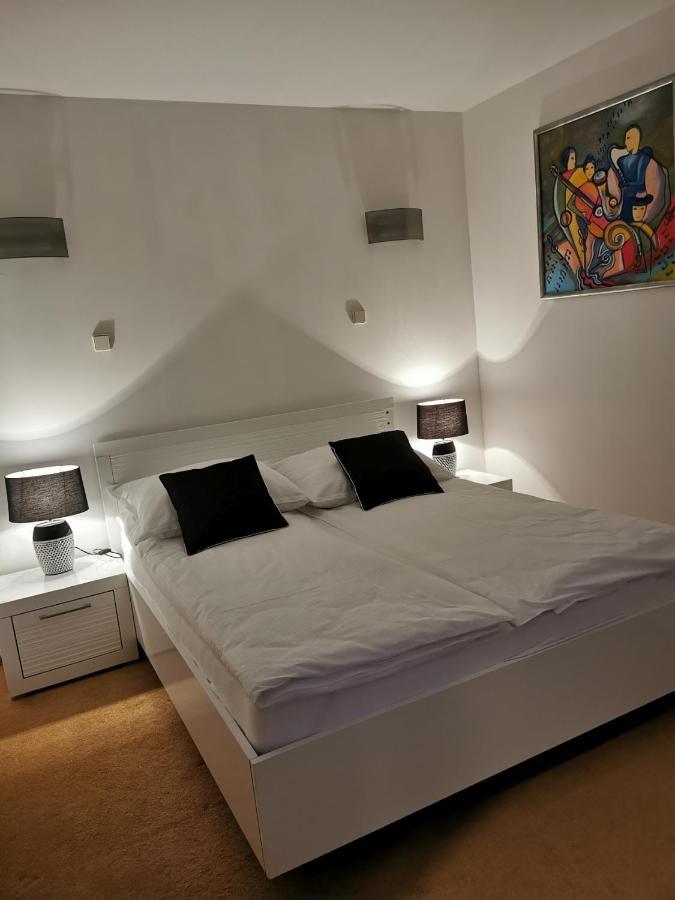 Uroczy Apartament Przy Deptaku Z Parkingiem. 波兰尼卡-兹德鲁伊 外观 照片