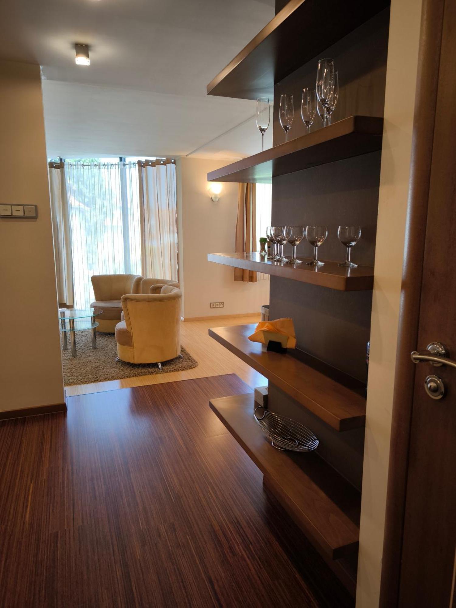 Uroczy Apartament Przy Deptaku Z Parkingiem. 波兰尼卡-兹德鲁伊 外观 照片